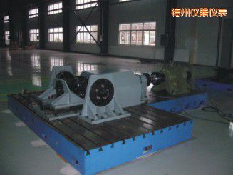 德州微機(jī)控制驅(qū)動橋總成扭轉(zhuǎn)試驗機(jī)